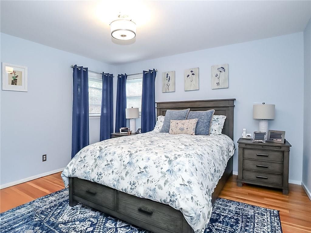 Foto del edificio - 621 Barclay Ave