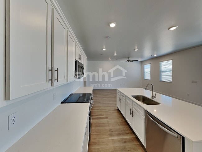 Building Photo - 6513 E Paseo Alga