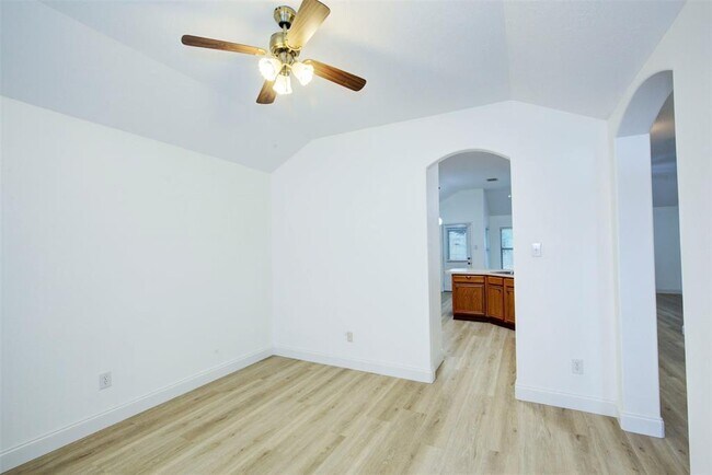 Building Photo - 20115 Mammoth Falls Dr