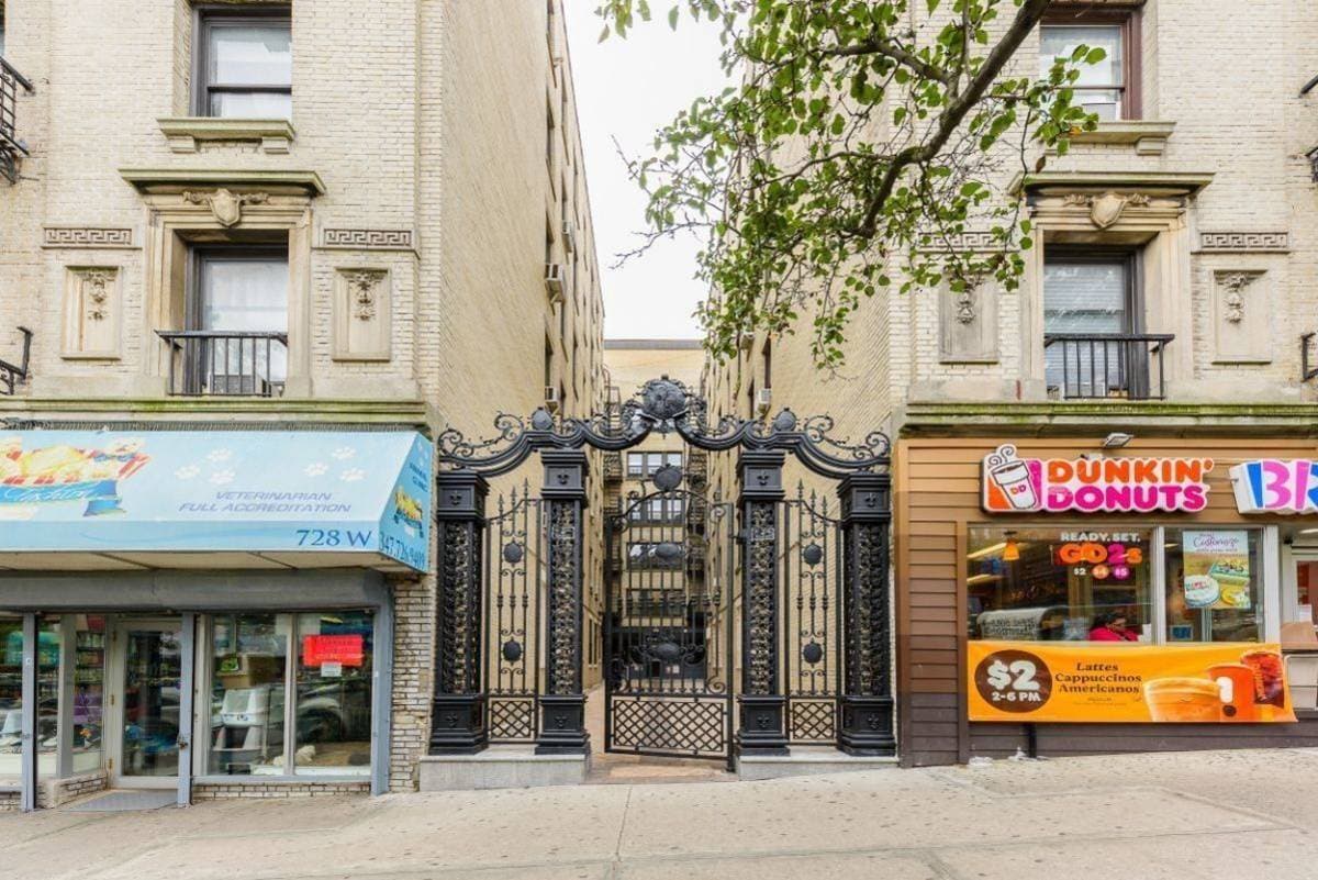 Primary Photo - 728 W 181st St