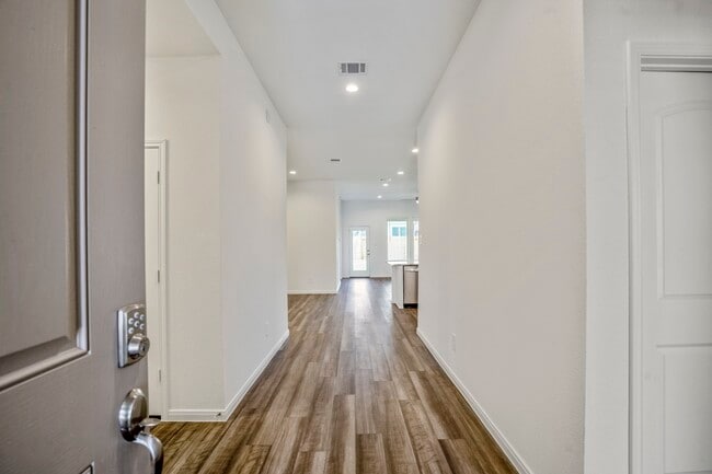 Foto del edificio - 922 Youth Water Rd