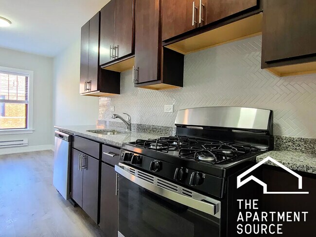 Foto del edificio - 630 W Cornelia Ave