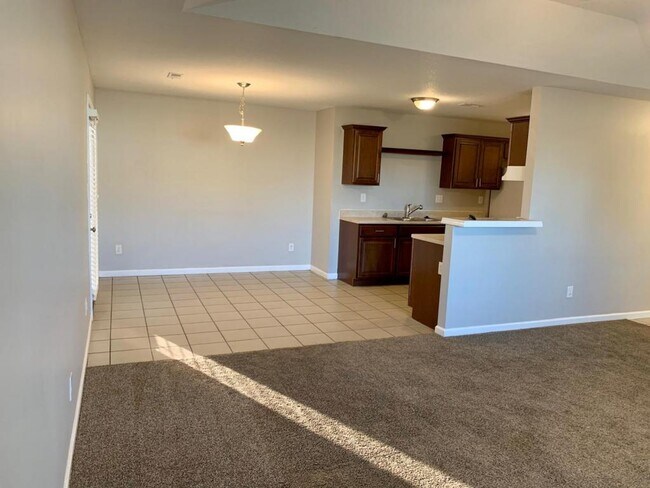 Building Photo - 7009 SW Greenview Dr