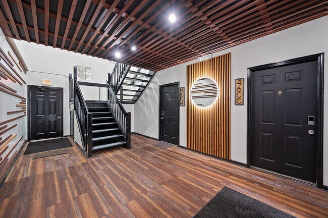 Building Photo - 860 East