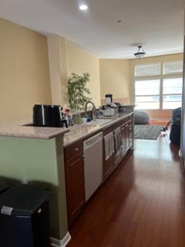 Building Photo - 2 BR, 2 Bath, 2 Car garage