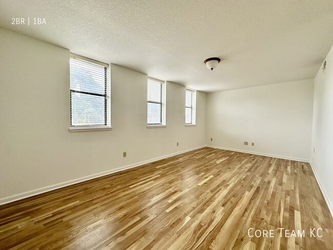 Building Photo - 536 Campbell St
