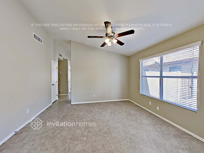Building Photo - 2330 E Pinto Dr