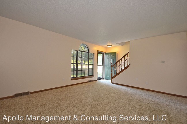Building Photo - 1122 Hampton Ln