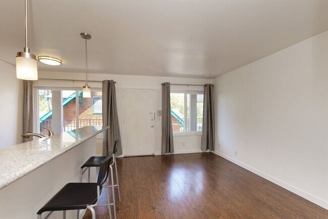 Foto del edificio - 2828 College Ave