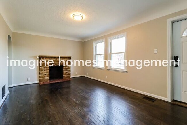 Building Photo - Pet-Friendly 3-Bedroom Home in Cincinnati!