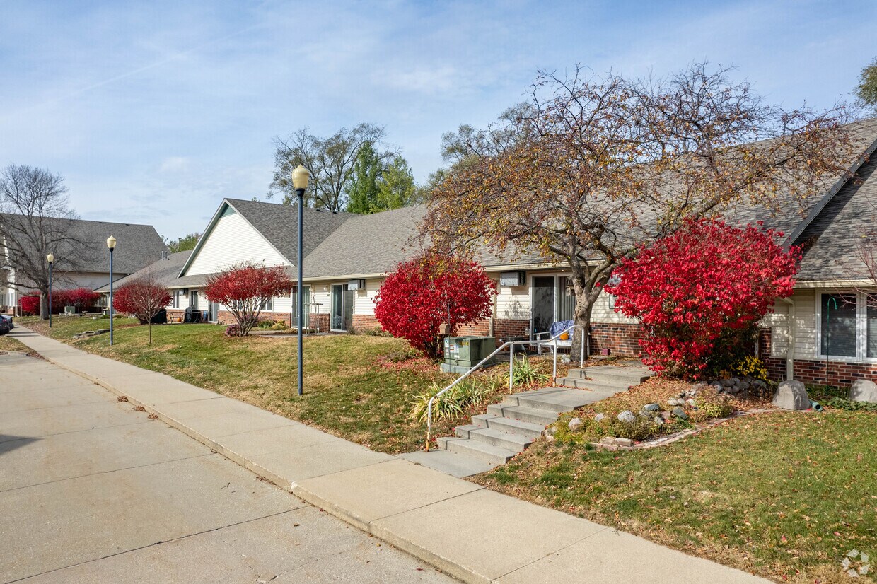 Fairmeadows Village55+ Rental Community Apartments in West Des