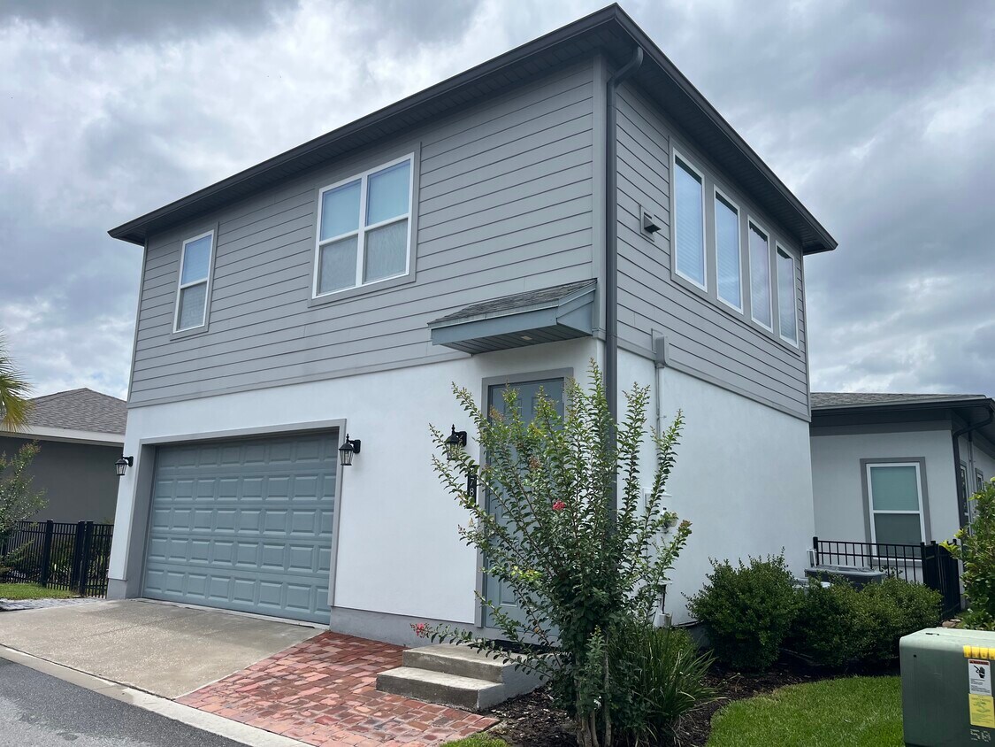 Foto principal - 8780 Shapley St