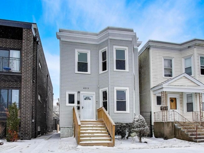 Foto del edificio - 4213 W Roscoe St