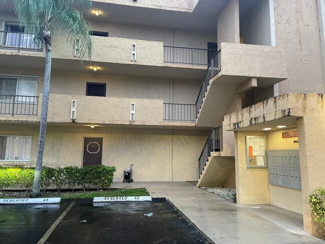 Foto del edificio - 8401 SW 107th Ave