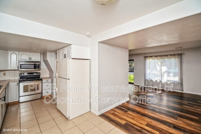 Building Photo - 481 S Balsam St