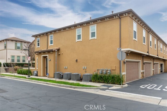 Building Photo - 10510 Maple Ln