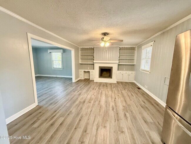 Foto del edificio - 808 Aspen Ln