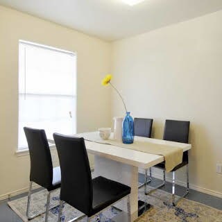 Foto principal - 710 E 5th St