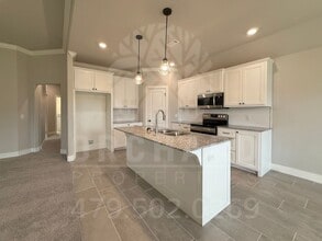 Building Photo - 983 Madden St