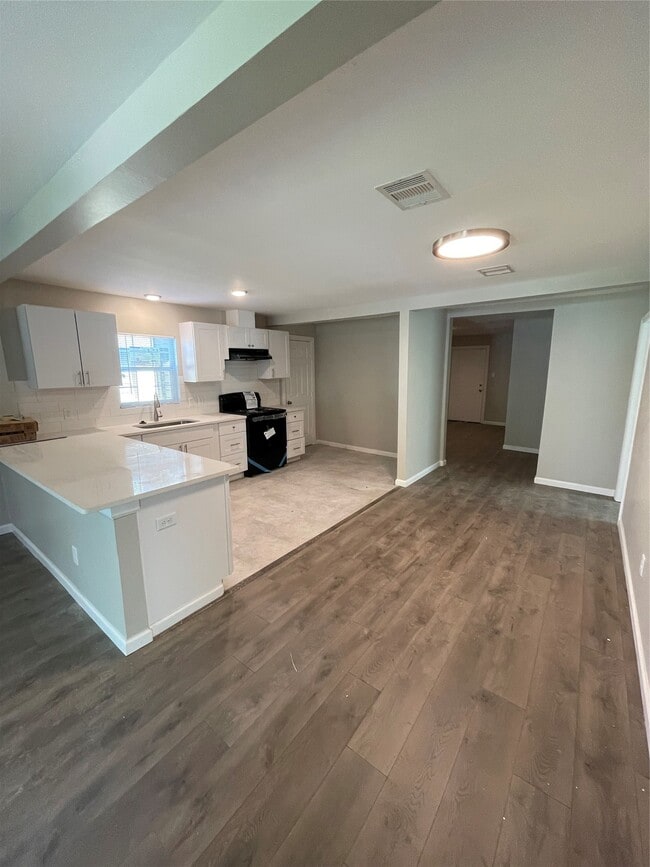 Building Photo - 3211 Retta St