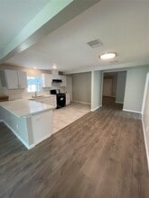 Building Photo - 3211 Retta St