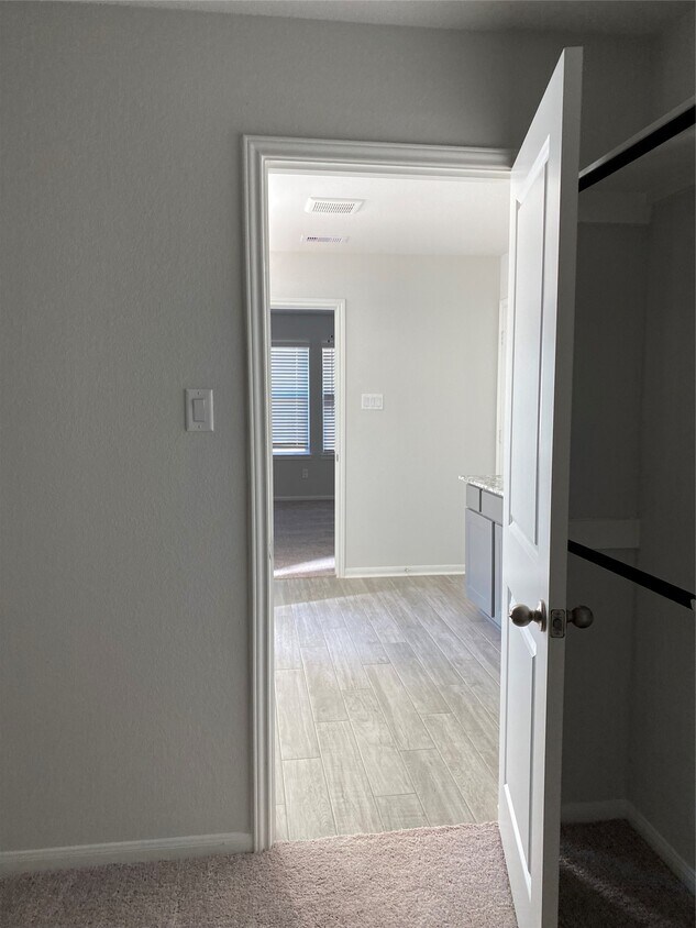 Foto del edificio - 2500 Bolinas Blf Dr