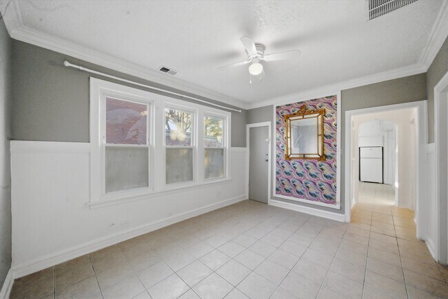 Foto del edificio - 3835 W 65th St