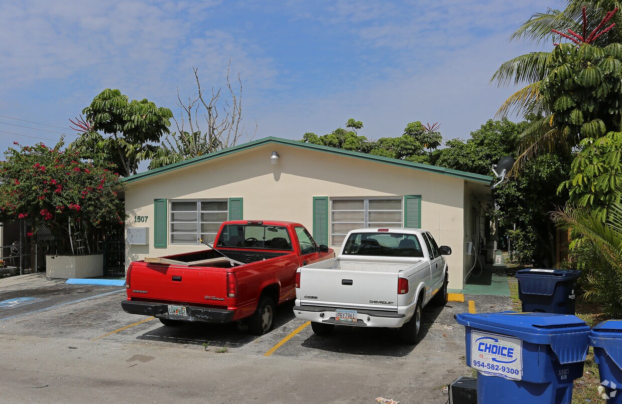 Building Photo - 1507 NE 5th Ave