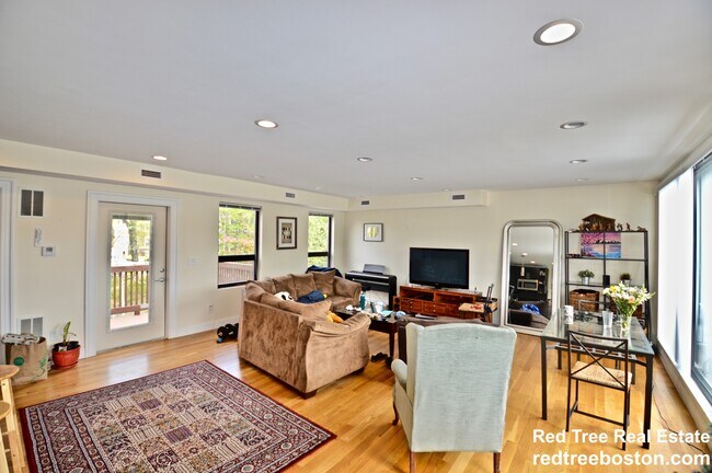 Foto del edificio - 1616 Beacon St