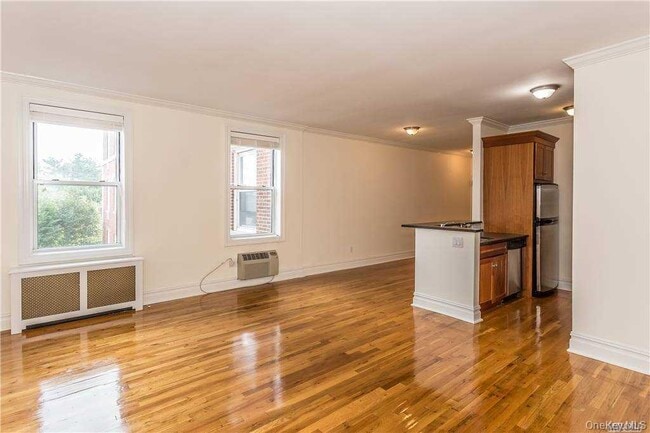 Building Photo - 111 7th St