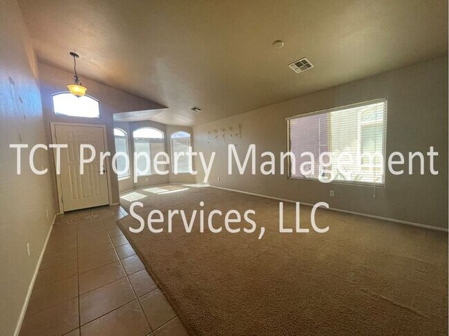 Foto del edificio - Spacious Home in Great Location!