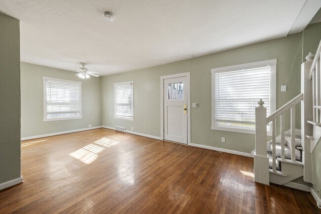 Foto del edificio - Sanders Beach home 3 bed 2 bath with secon...