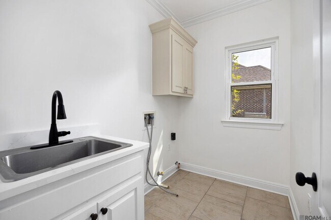 Foto del edificio - 10417 Oakline Dr
