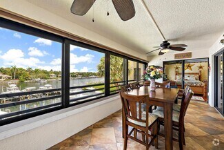Building Photo - 533 Oak Harbour Dr