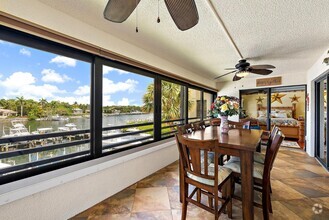 Building Photo - 533 Oak Harbour Dr