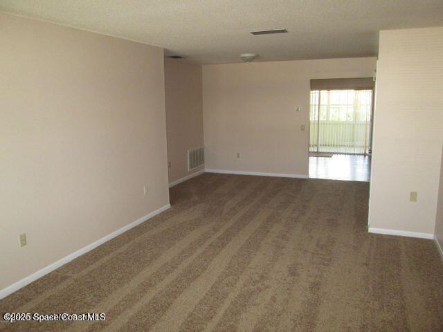 Foto del edificio - 333 Emerald Dr W