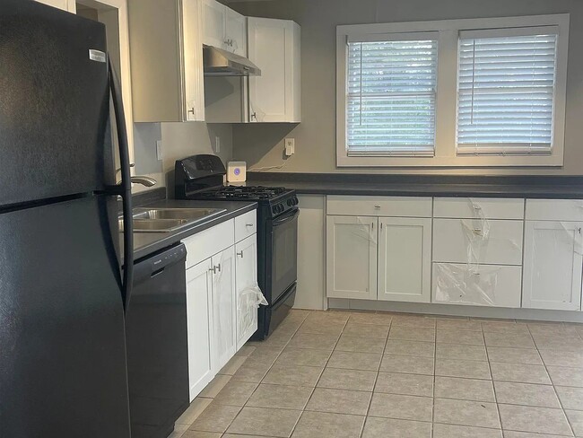 Foto del edificio - 2290 Pinetree Ln NE