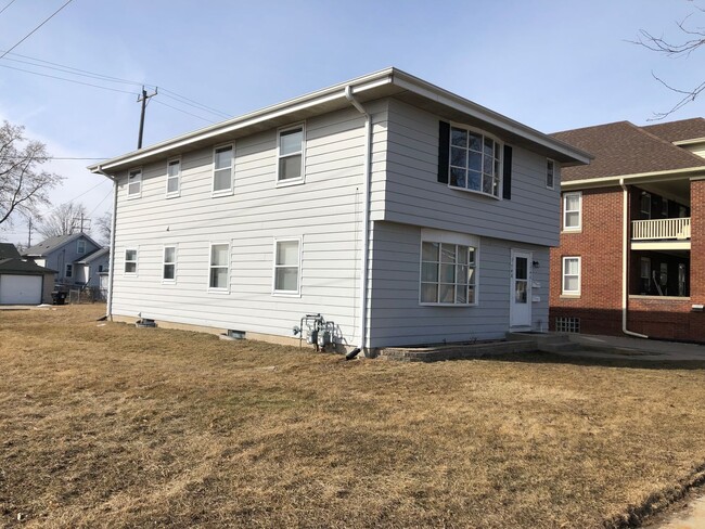 Building Photo - JM 1746-1748 Deane Blvd