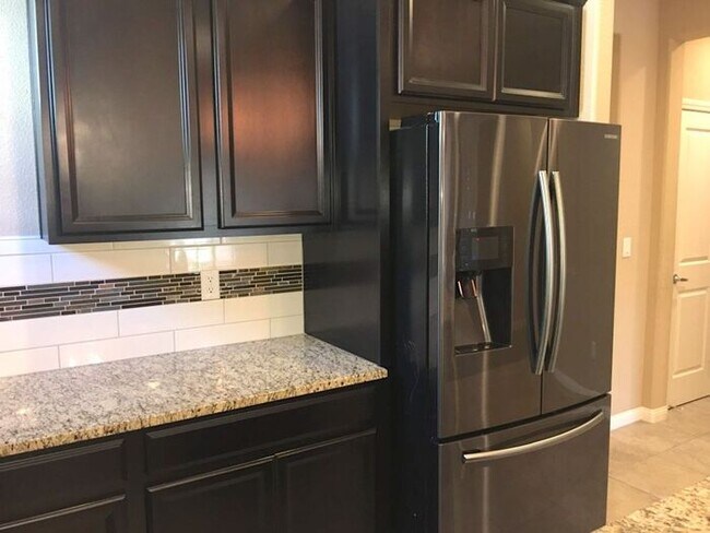 Building Photo - Sparks 3 Bedroom, 3 Bath Single Story - Ne...