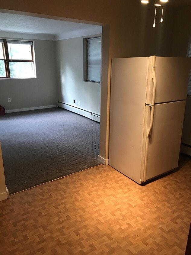 Primary Photo - One bedroom Maplewood off Stillwater