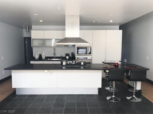 Foto del edificio - 2775 W Pebble Rd