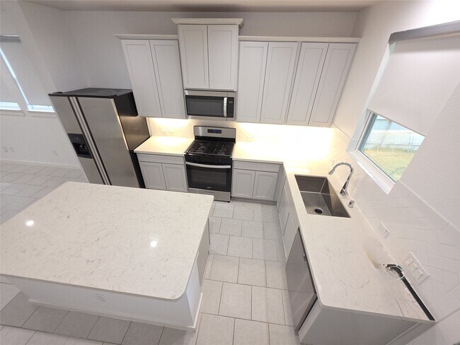 Building Photo - 40732 Guillemont Ln