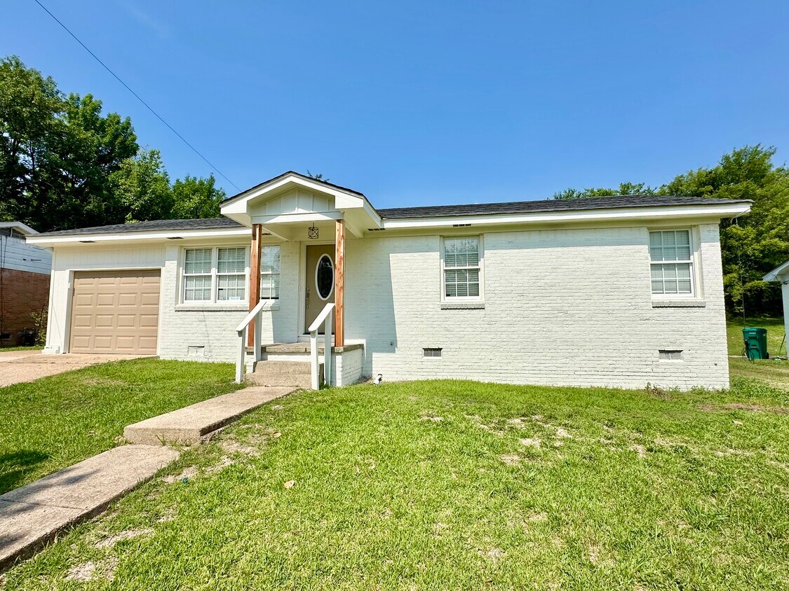 916 Lynden Blvd, Tupelo, MS 38801 House Rental in Tupelo, MS