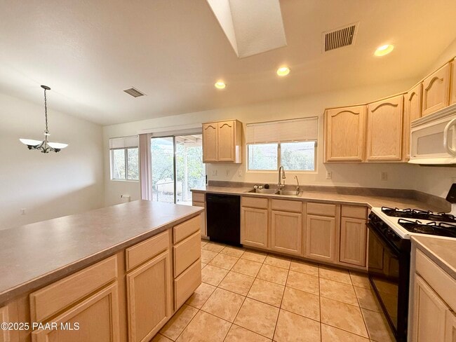 Foto del edificio - 5102 E Ramada Dr