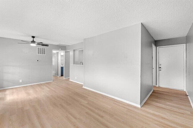 Foto del edificio - 8903 Parkfield Dr