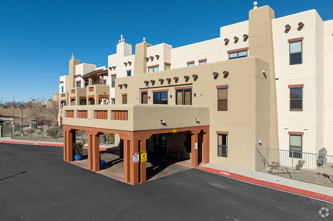 Foto del edificio - Alameda Santa Fe Condominiums