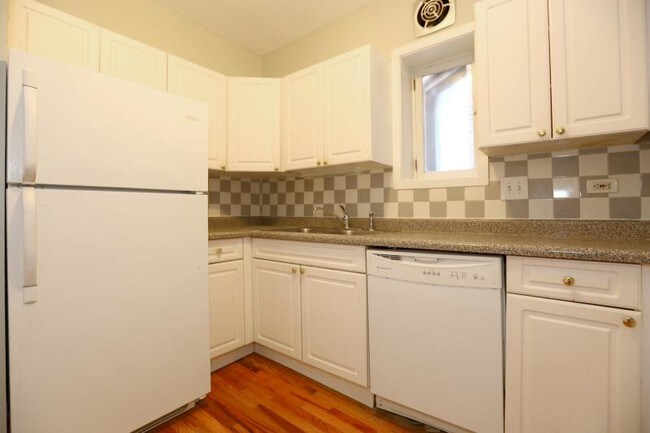Foto del edificio - 3438 N Halsted St