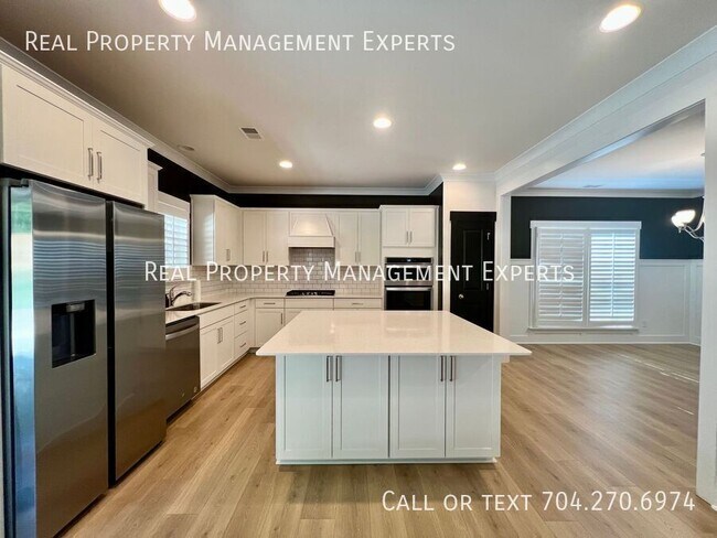 Foto del edificio - 4216 McIntyre Ave