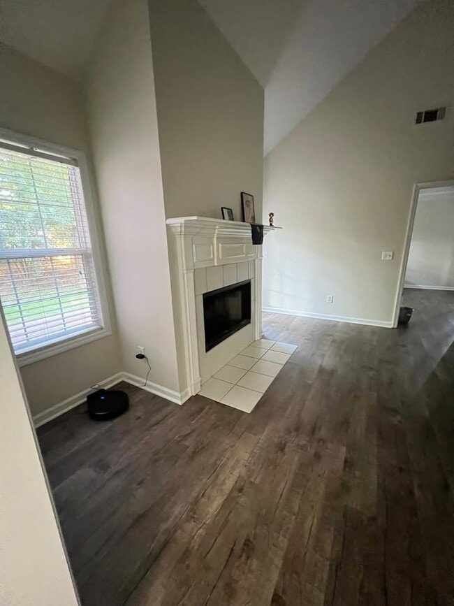 Building Photo - 440 Arnell Ln
