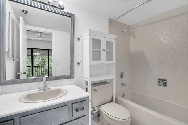 Foto del edificio - 1701 Presidential Way